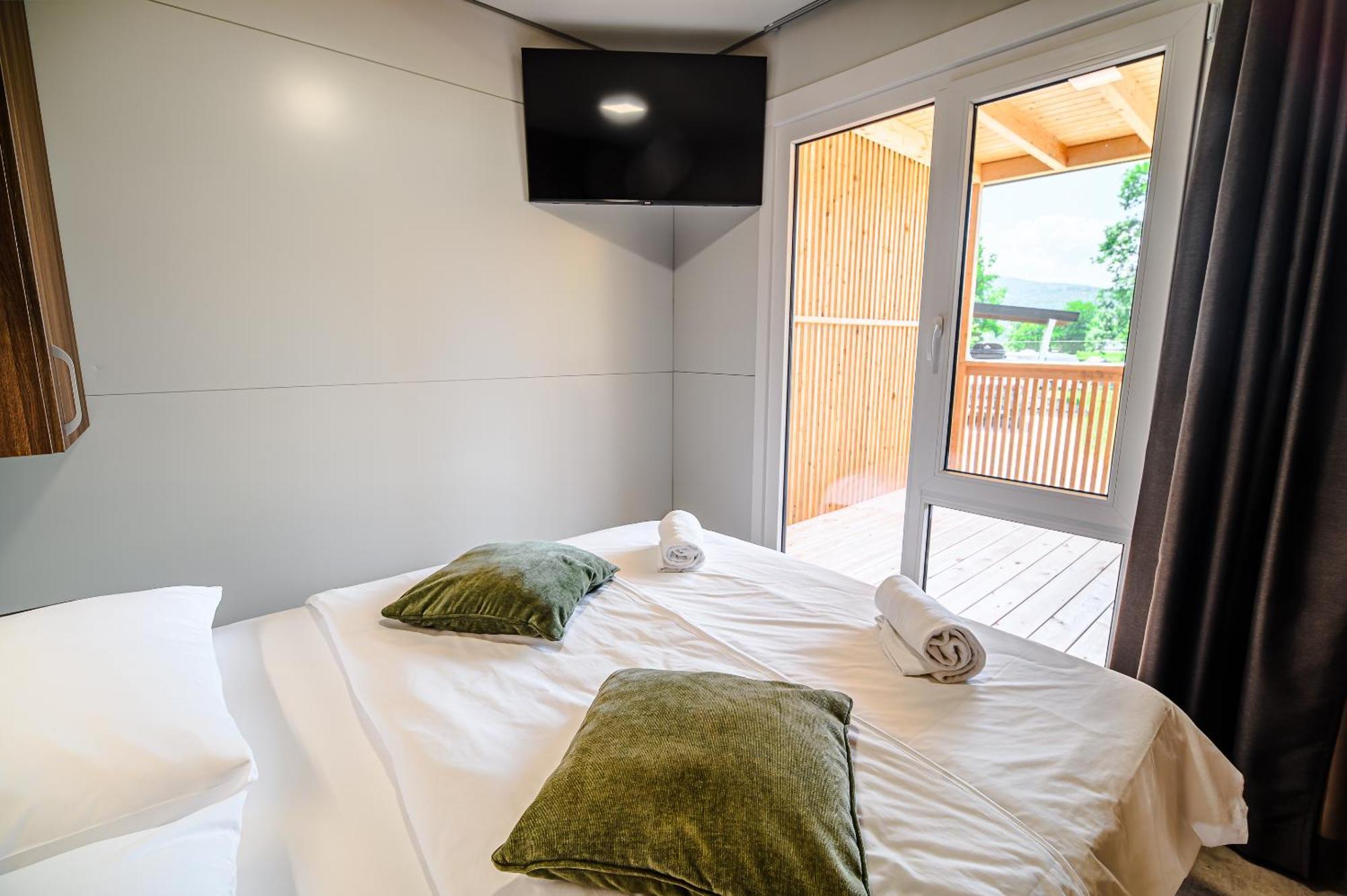 Premium Mobile Homes With Thermal Riviera Tickets Catez ob Savi Exterior photo